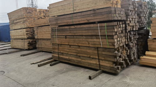 防腐木用哪种木料好 看看武汉木材市场里的选购
